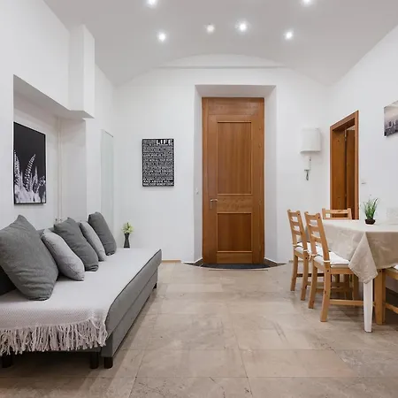 Nazor Apartment *